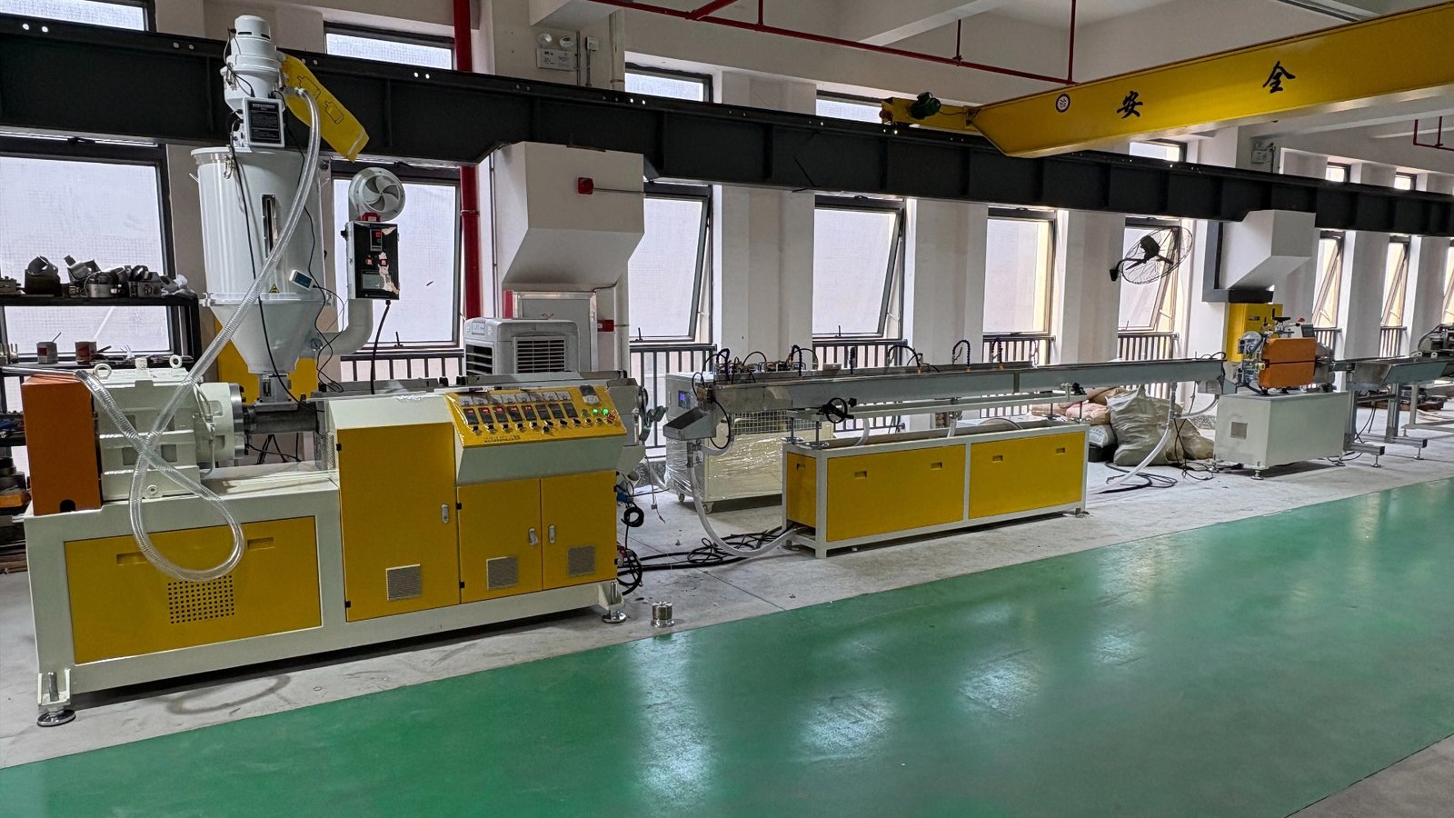 Custom profile sealing strip extrusion line for multi-material plastic profile production