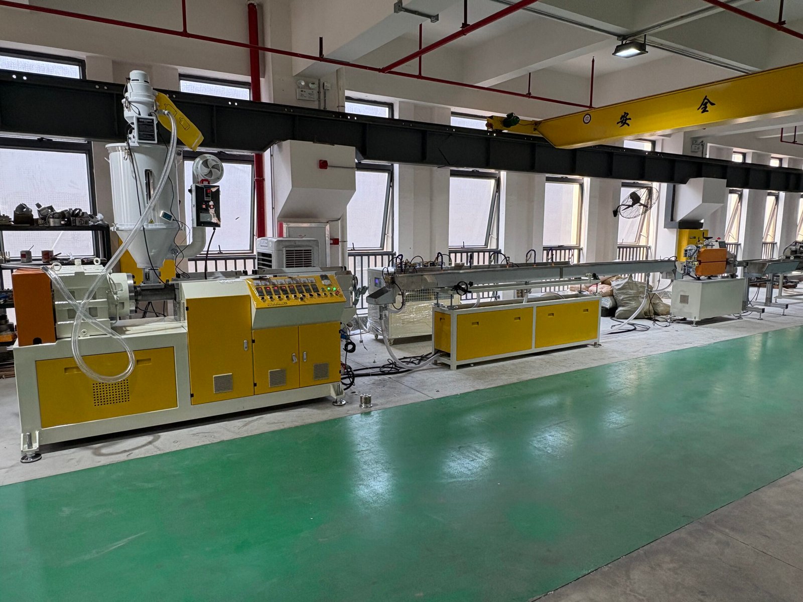 TPU sealing strip extrusion line for precision profile production