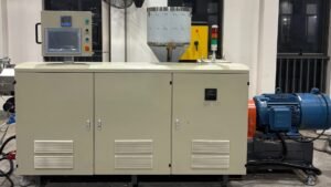 Main extrusion unit of a precision micro-tube extrusion machine