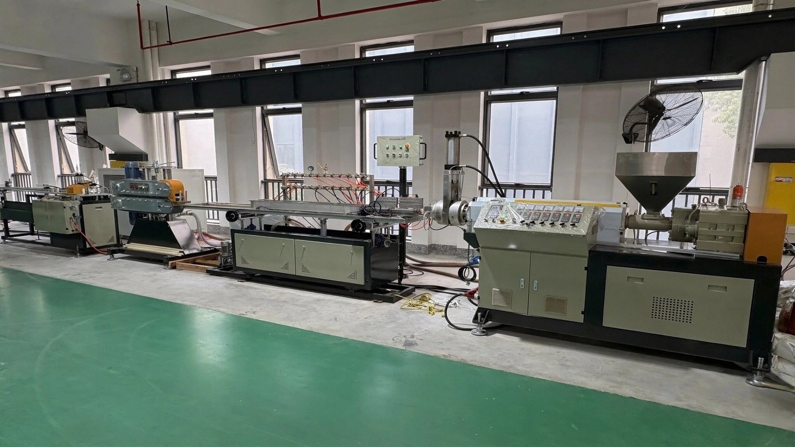 Plastic curtain track profile extrusion line for custom curtain rail
